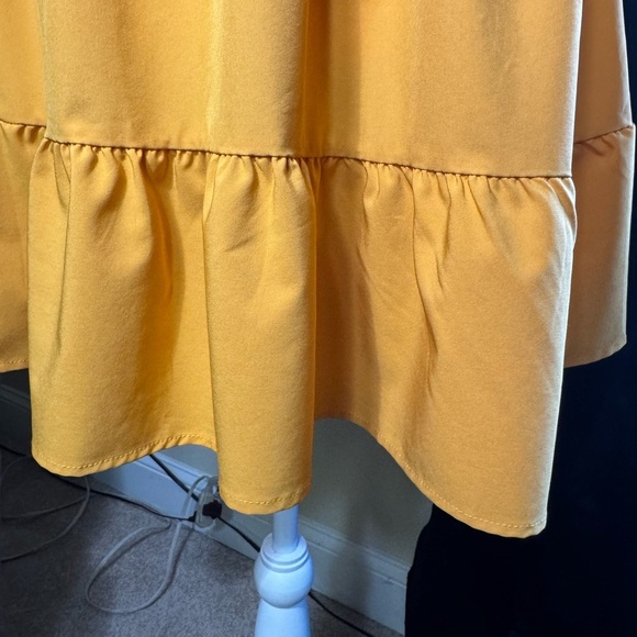 NWOT- Stylish Mini Dress in White, Cream, and Yellow XSmall/Small - Picture 5 of 11